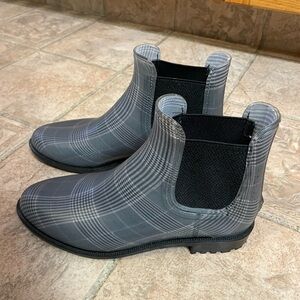 Call it spring rain boots